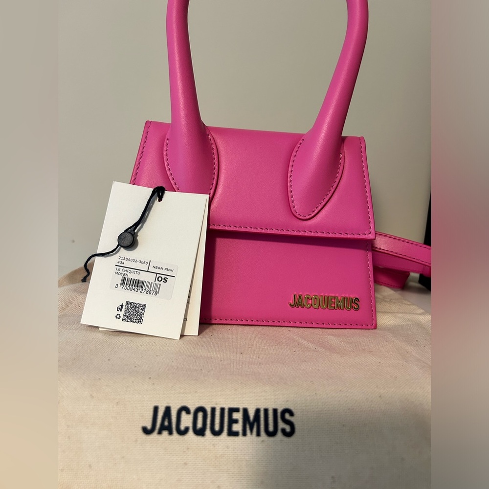 Authentic Jaquemus Le Chiquito Moyen in Pink leather
